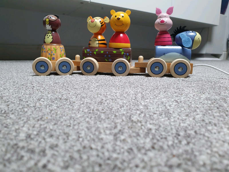 winnie the pooh puzzle train